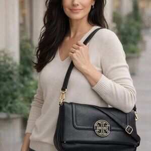 💐Authentic Tory Burch Amanda fold-over crossbody🍷